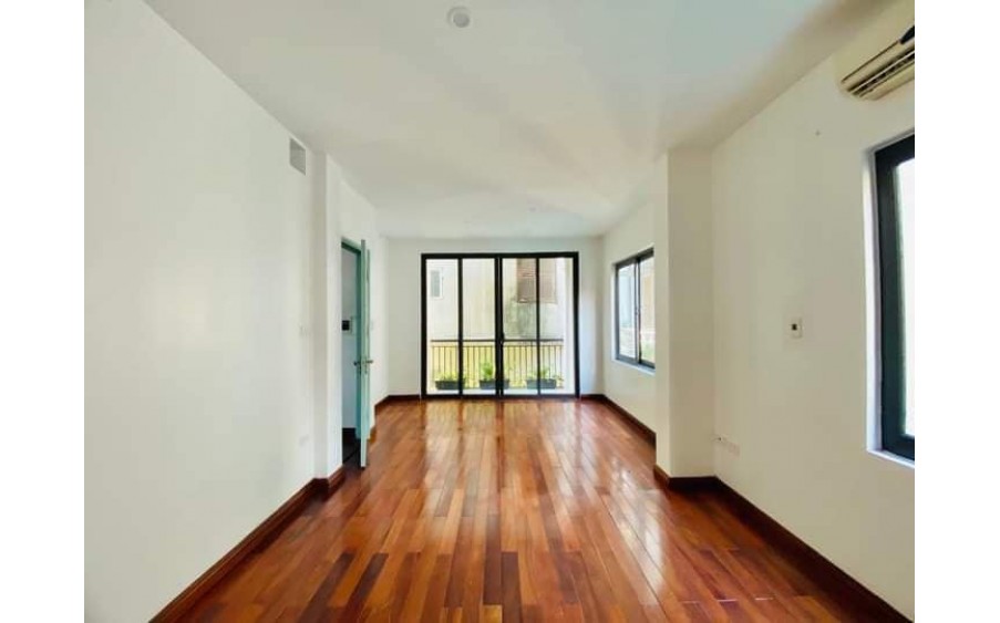 Cho thuê nhà riêng biệt nguyên căn tại ngõ Âu Cơ, DT 45 m2 - 6 tầng - Giá 17 Triệu (ctl)